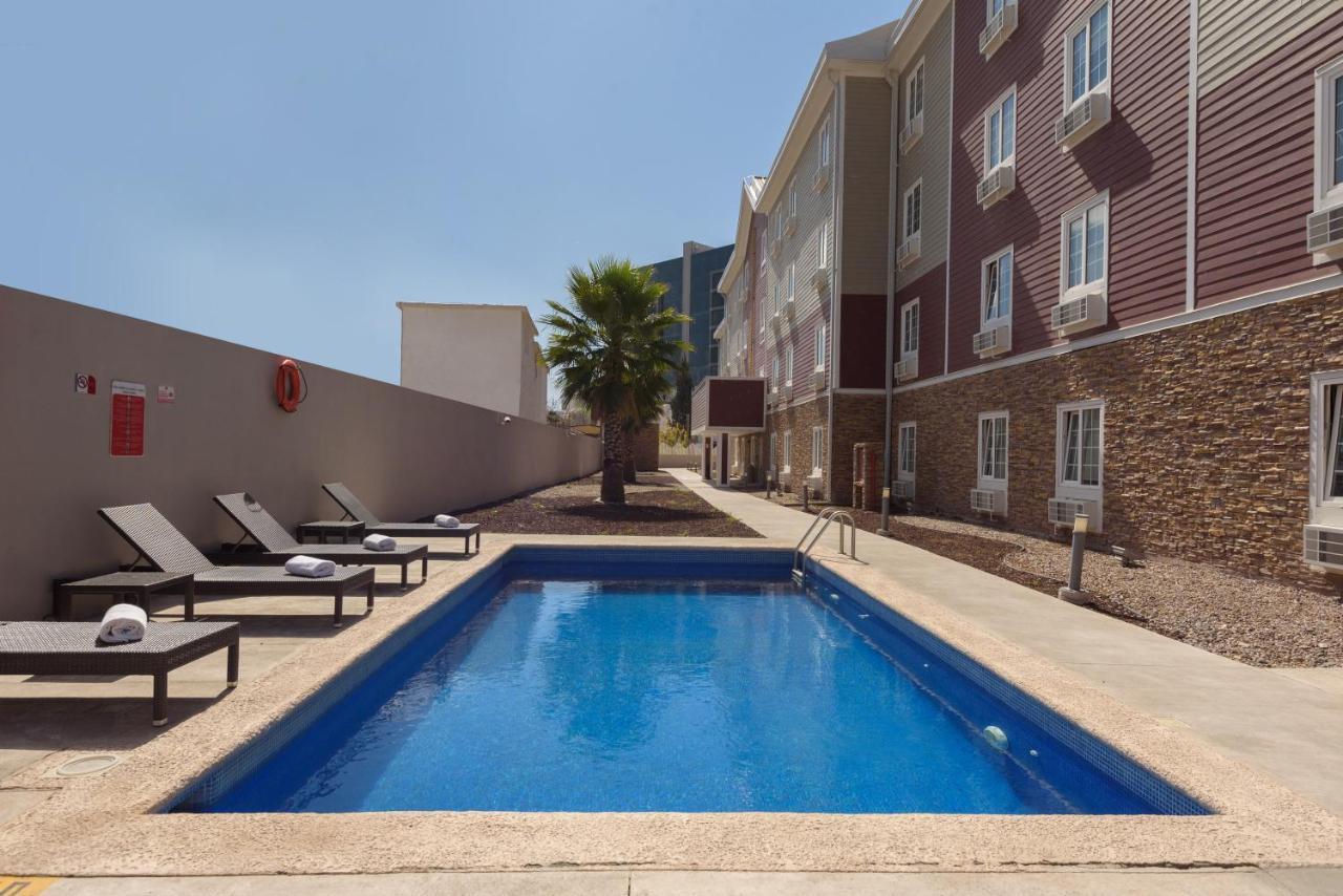 Extended Suites Saltillo Galerias Bagian luar foto