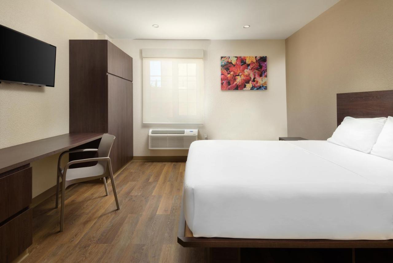 Extended Suites Saltillo Galerias Bagian luar foto