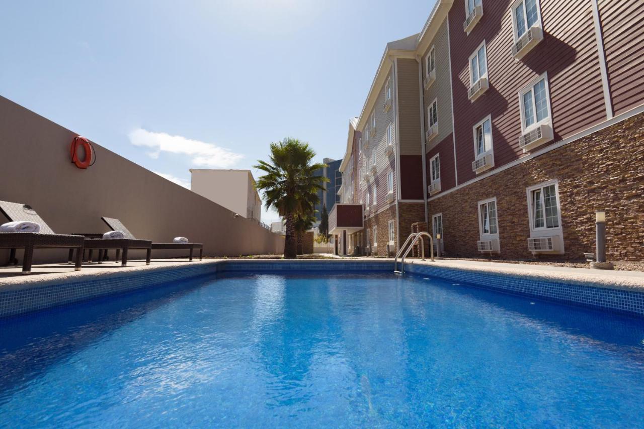 Extended Suites Saltillo Galerias Bagian luar foto