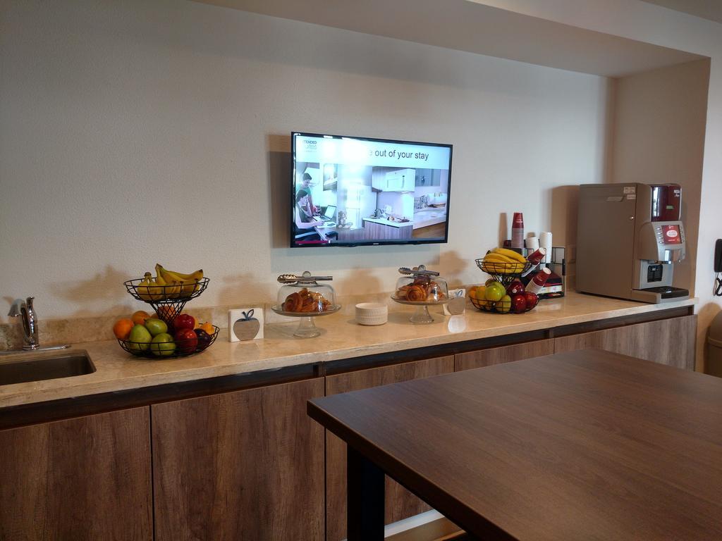 Extended Suites Saltillo Galerias Bagian luar foto